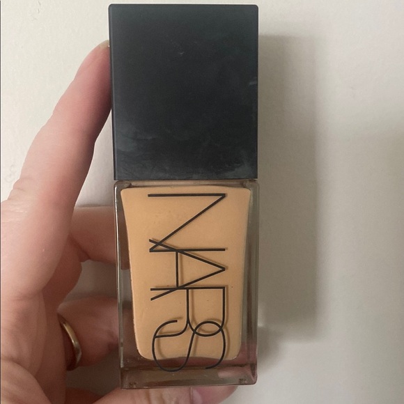 NARS Radiant Cream Foundation - Salzburg has been used once, not my shade - Picture 1 of 3